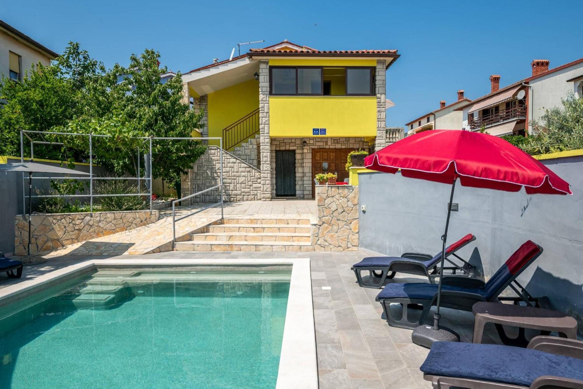 Holiday home Sunce *